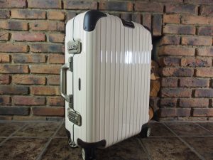 Best Rimowa Cabin: Rimowa Hybrid Cabin