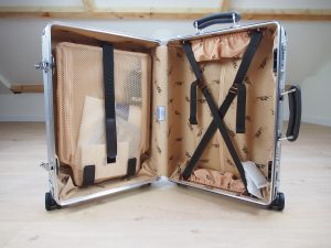 rimowa divider