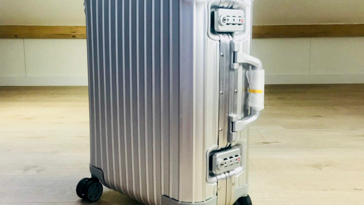 Rimowa Cabin: The Rimowa Original Cabin S Review (Pros & Cons)