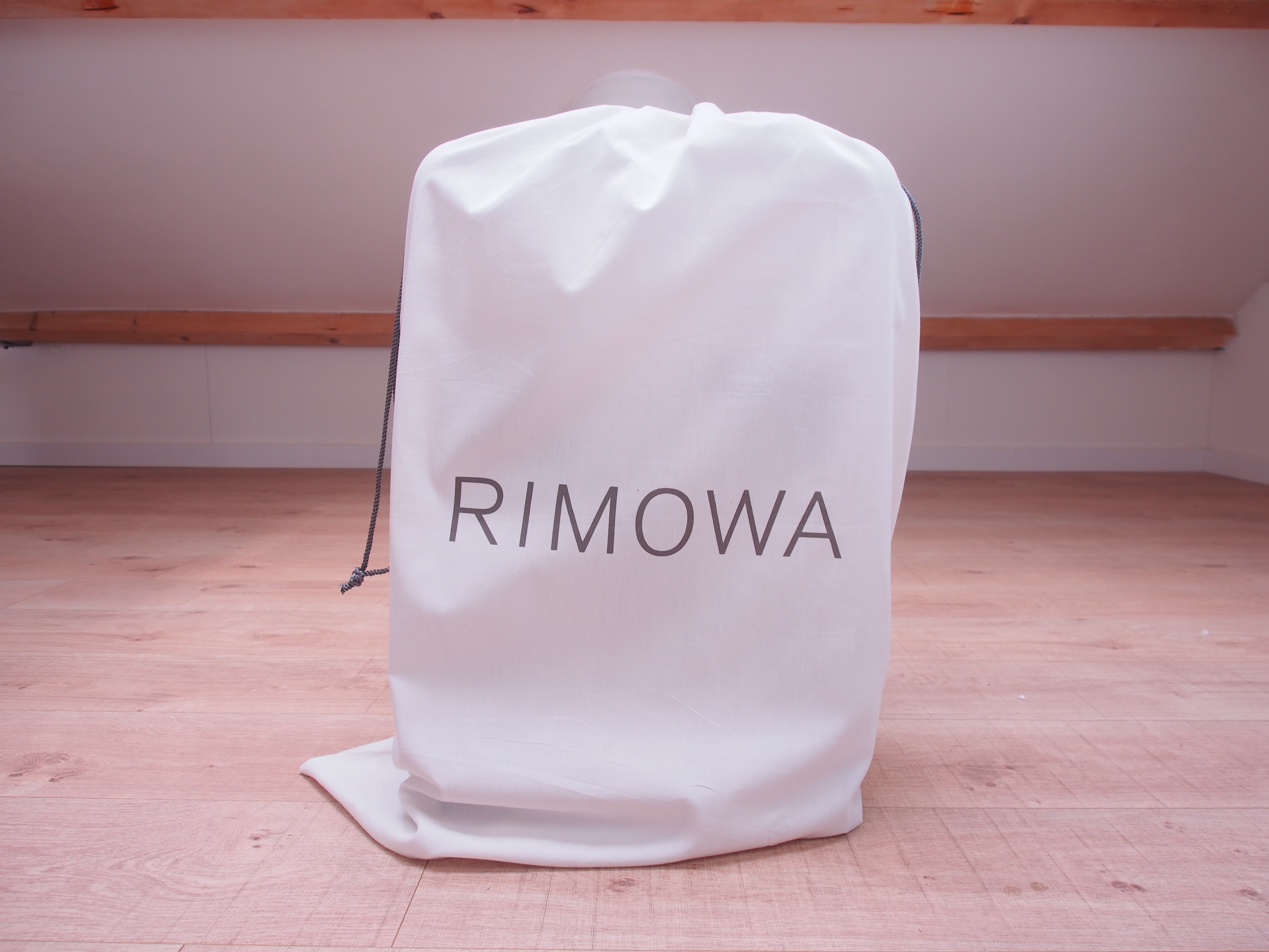 Rimowa x Off-White dust bag 