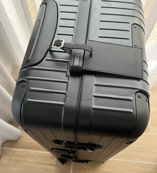 Rimowa Hybrid Cabin Close up look