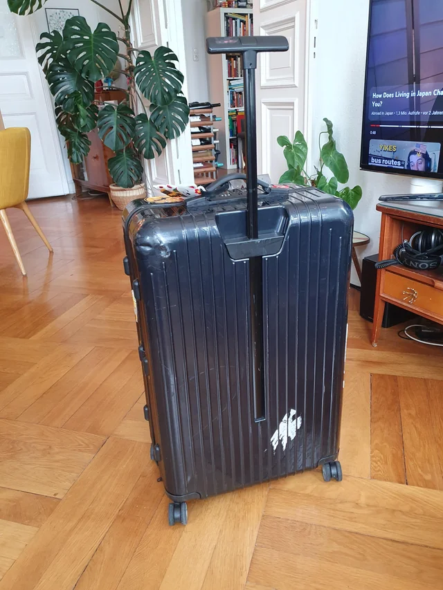 Rimowa Essential Lite Collection