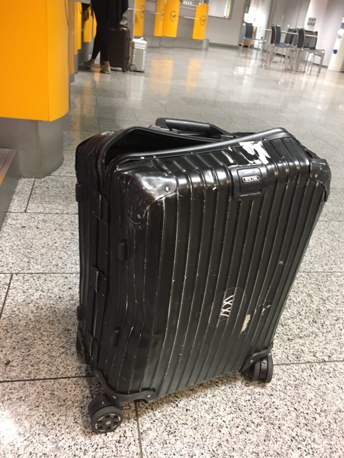 Damaged Rimowa Original Black